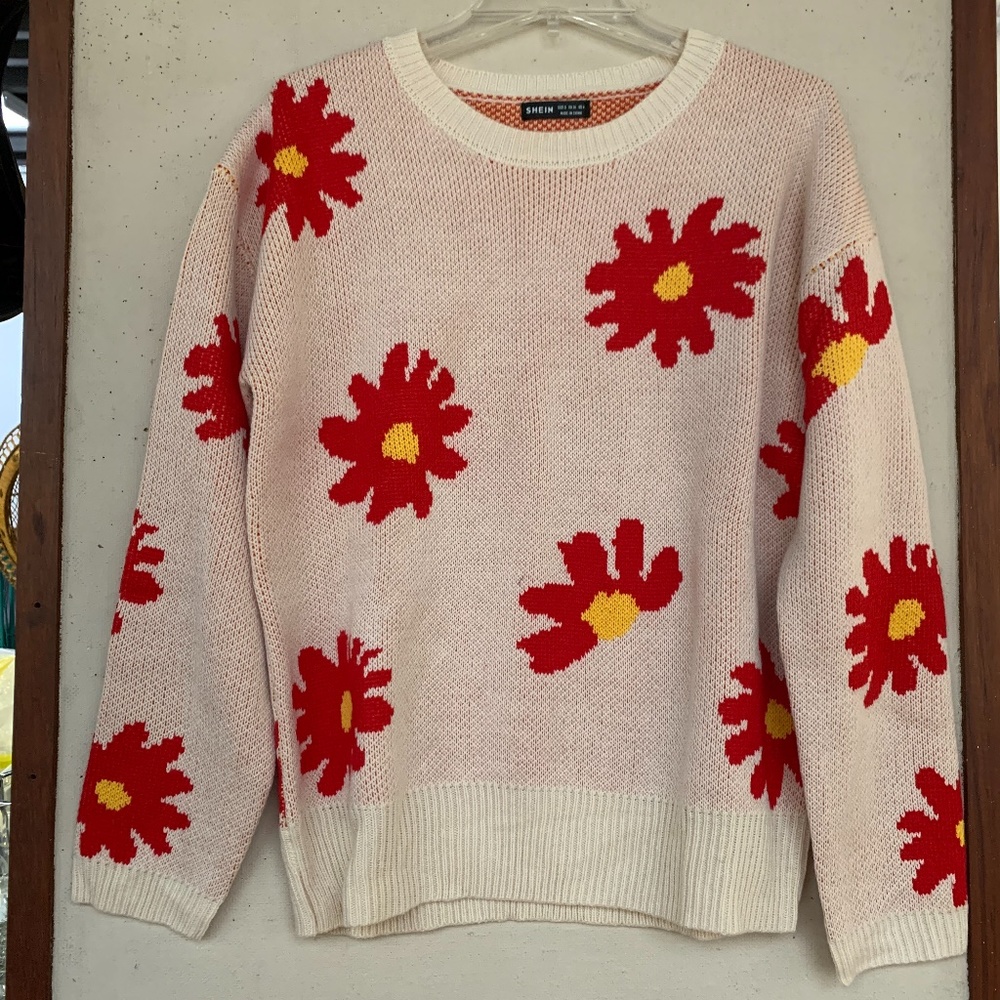NEW W/BAG Drop Shoulder Daisy Pattern Sweater